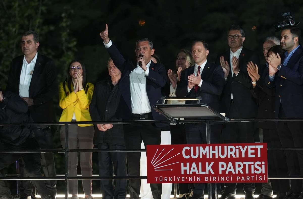 Özgür Özel'den 'hayatı durdurma' tehdidi! "Hiçbir şeyin sorumlusu ben değilim" 
