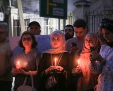Terör saldırısına uğrayan kilise için dayanışma nöbeti