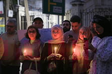 Terör saldırısına uğrayan kilise için dayanışma nöbeti