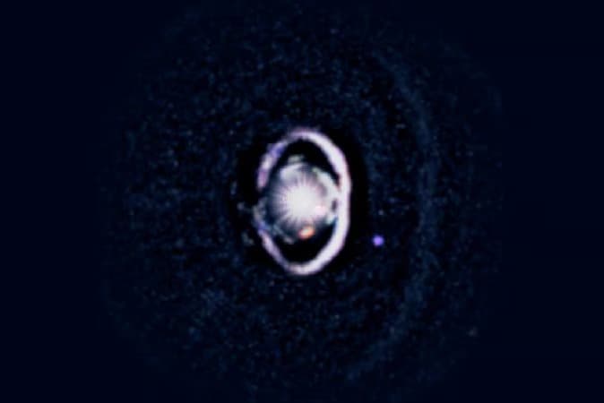 Astronomlar ilk kez bebek bir gezegenin doğumunu fotoğrafladı