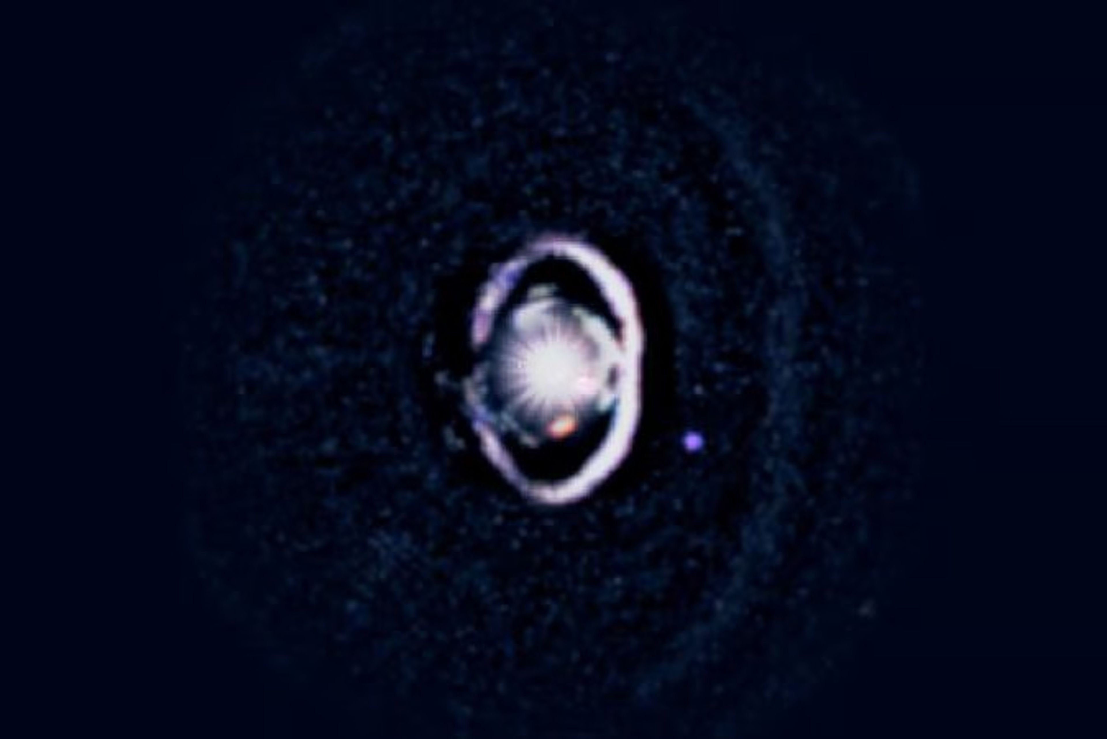 Astronomlar ilk kez bebek bir gezegenin doğumunu fotoğrafladı