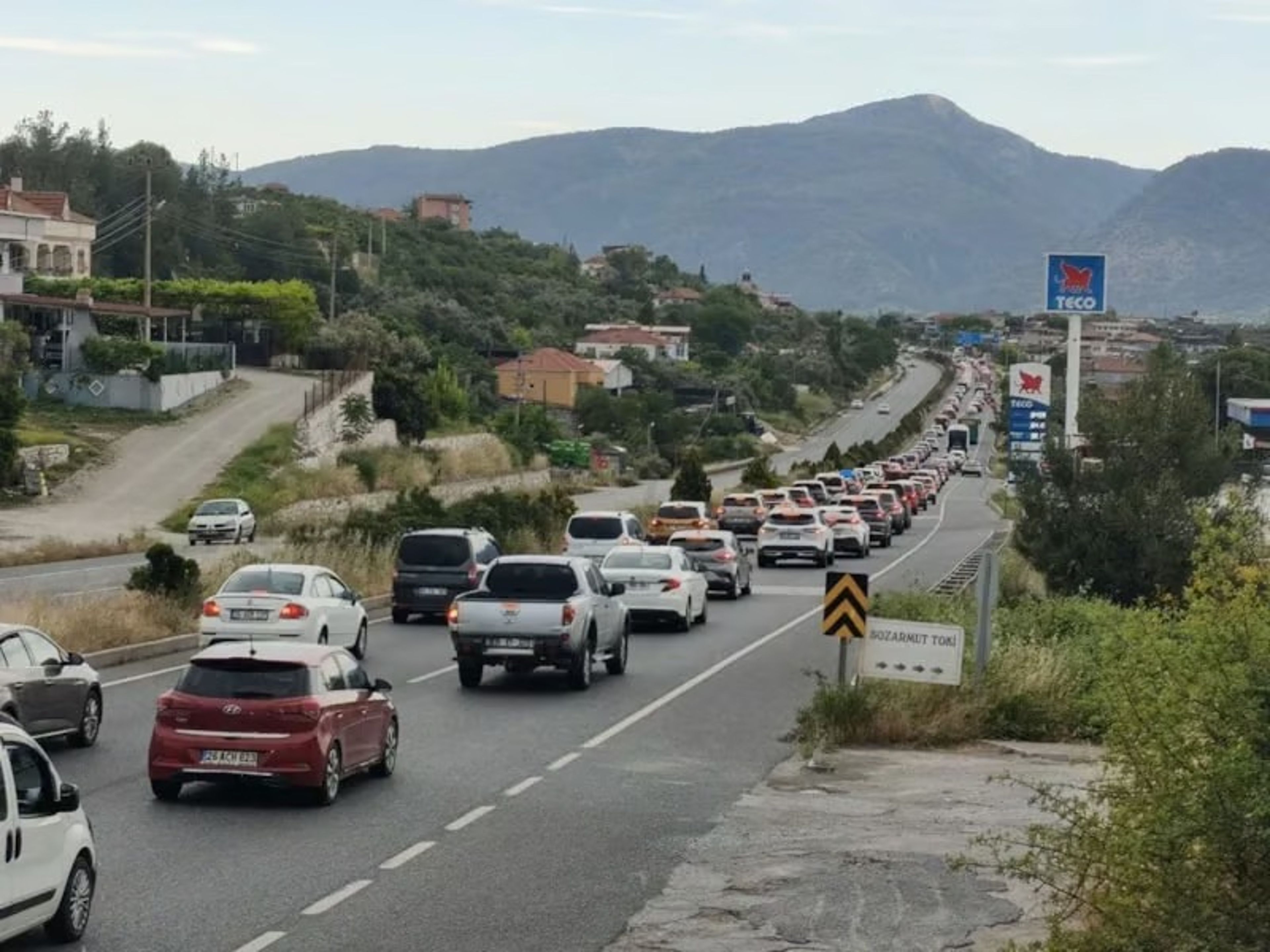 Bayramda trafik kilit! 22 kilometre kuyruk oluştu 