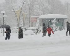 İstanbul'da eğitime kar engeli: Okullar tatil edildi 