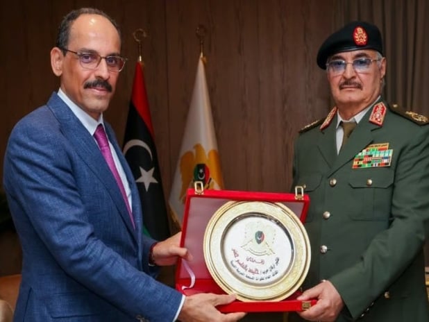 Halife Hafter Ankara'yı ziyaret edebilir