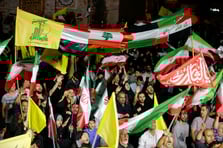 İran'da halk İsrail'e saldırılar sonucu meydanlarda sevinç gösterileri yaptı