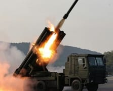 Kuzey Kore yapımı roket sistemi Rusya'nın elinde görüntülendi