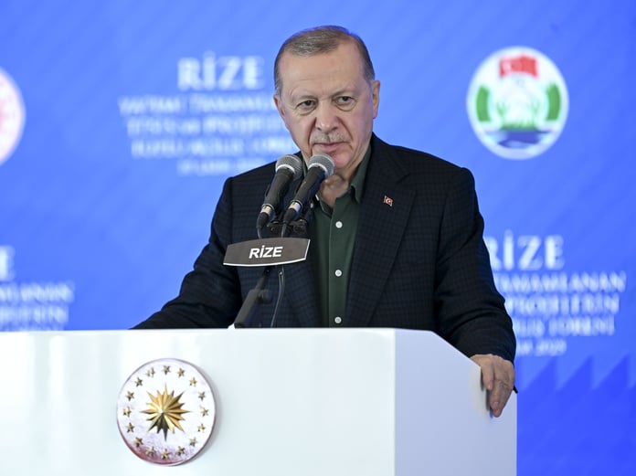 Cumhurbaşkanı Erdoğan Rize'de konuştu: Tekrar soykırım ortamına dönülmesinin 
bedeli çok ağır olacaktır