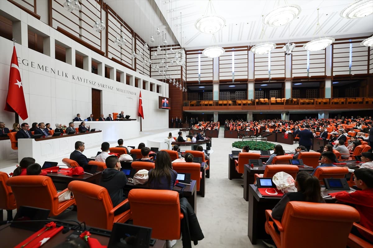 Gazi Meclis’te çocukların günü: "Savaş, korku ve gözyaşı istemiyoruz"
