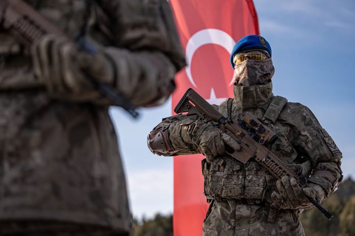 Savaşçıya zırhın yanında zihin ve direnç de gerek