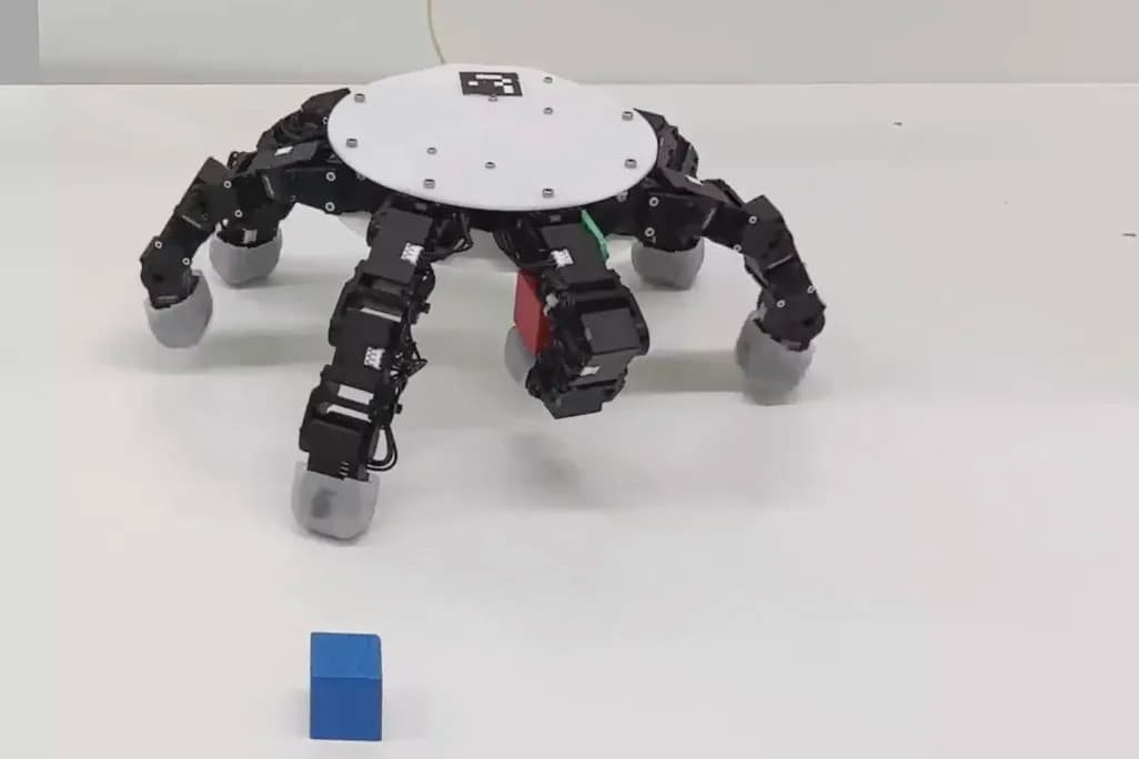 Yürüyen Robot El: 'Thing' Gerçek Oldu!