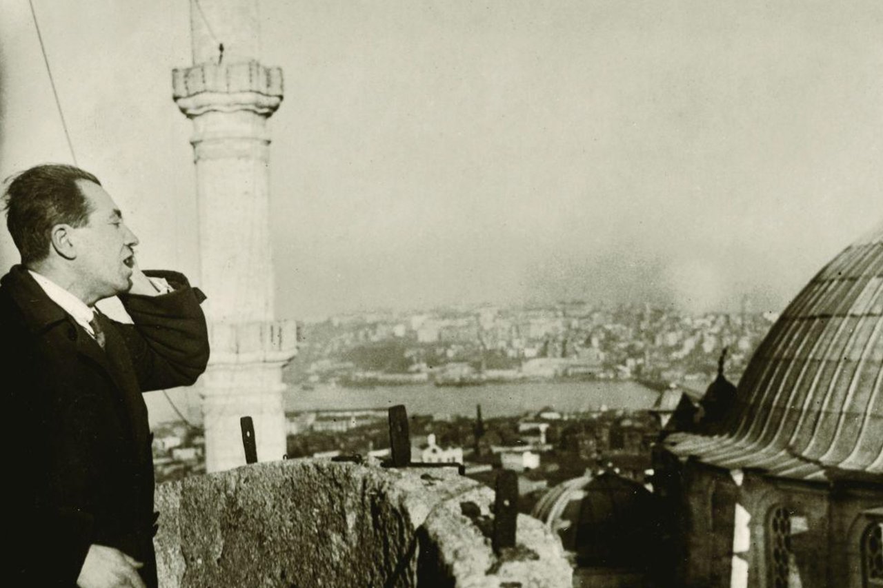 Tarihte Bugün: Türkçe ezan zorunluluğu kaldırıldı