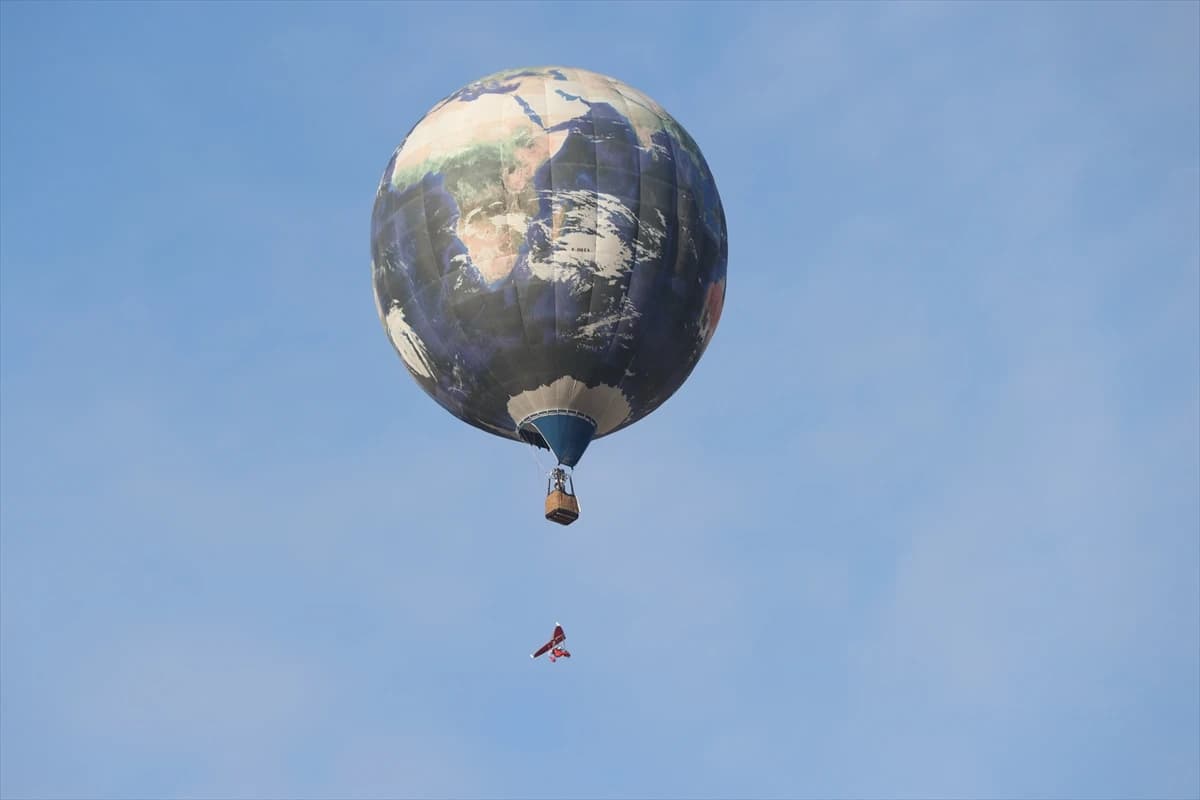 Kapadokya semalarında görsel şölen: 7. Balon Festivali 30 dev figürle başladı