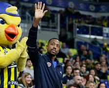 Fenerbahçe, sezon ortası kadrosuna kattığı Errick McCollum ile yollarını ayırdı