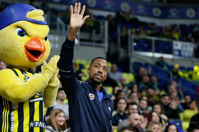 Fenerbahçe, sezon ortası kadrosuna kattığı Errick McCollum ile yollarını ayırdı