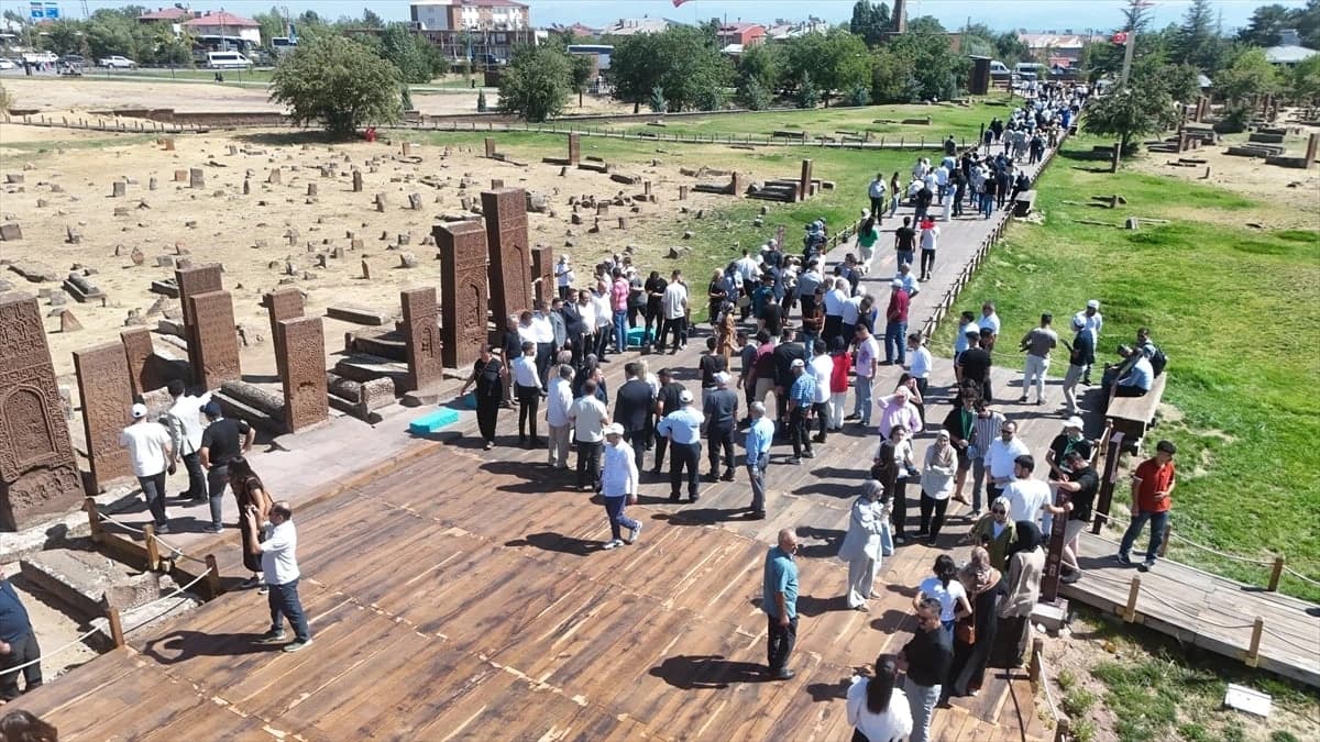 Selçuklu Meydan Mezarlığı, Malazgirt Zaferi'nin 955. yılında ziyaret edildi