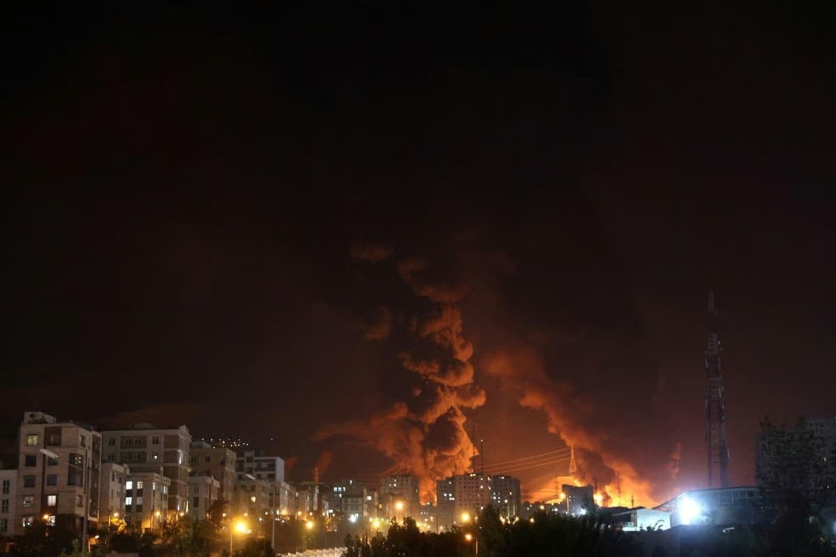 İran İsrail'e gece saatlerinde füze saldırısı düzenledi