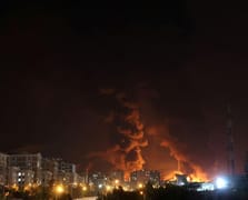 İran İsrail'e gece saatlerinde füze saldırısı düzenledi