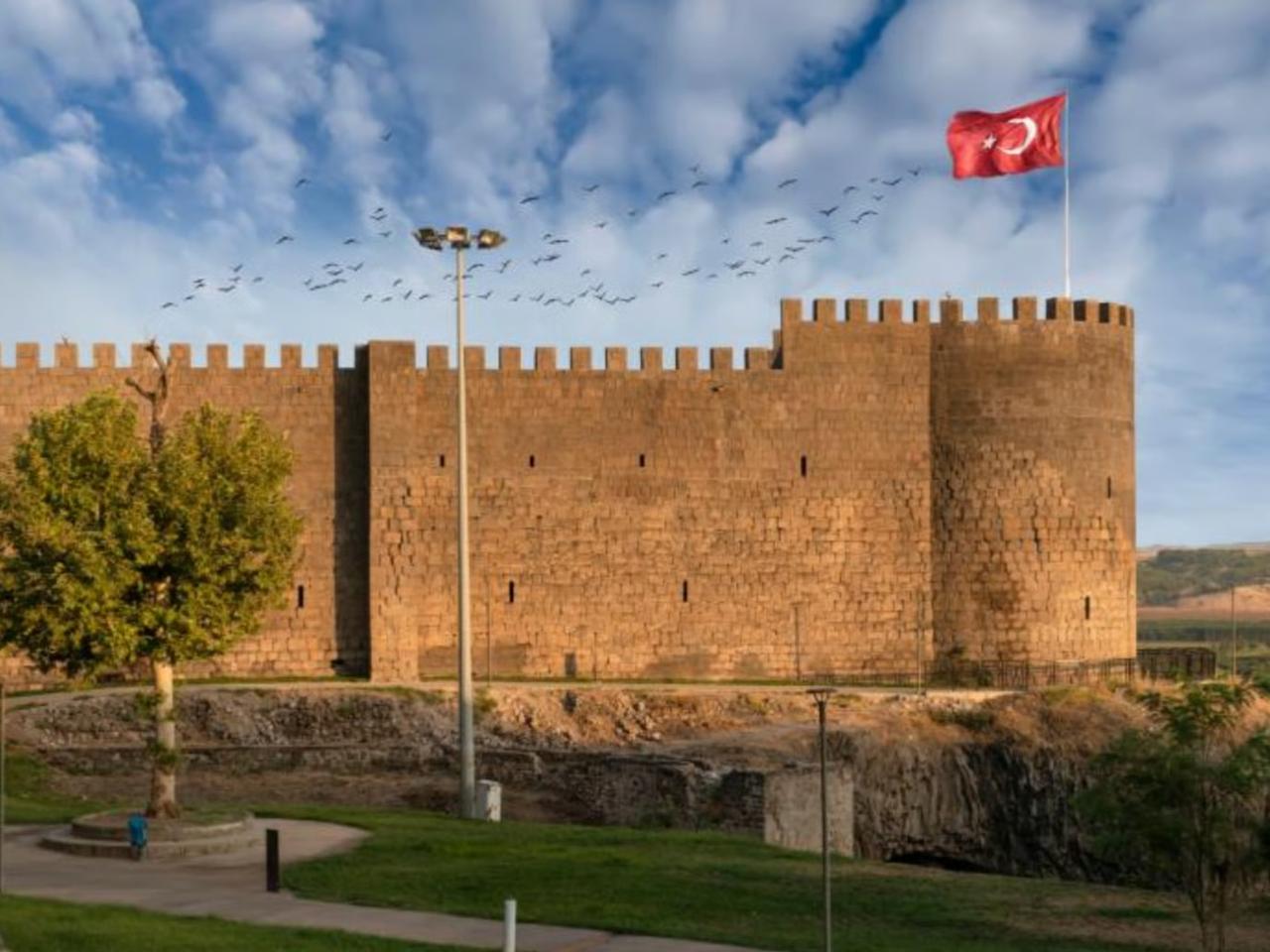 Tarihte Bugün: Diyarbakır Surları Dünya Mirası Listesi'nde