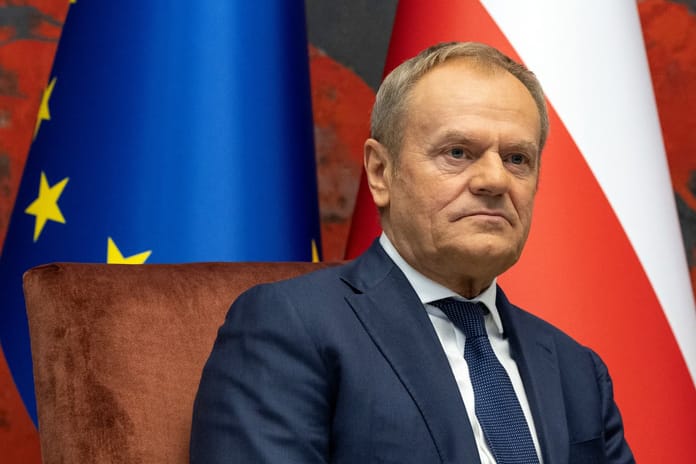 Tusk'tan vatandaşlarına İran’ı derhal terk edin çağrısı