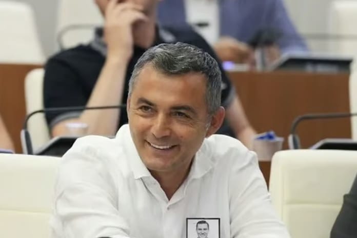 Manavgat Belediyesi'nde rüşvet, irtikap ve zimmet depremi: Başkan ve yöneticileri suç örgütü kurmakla suçlanıyor