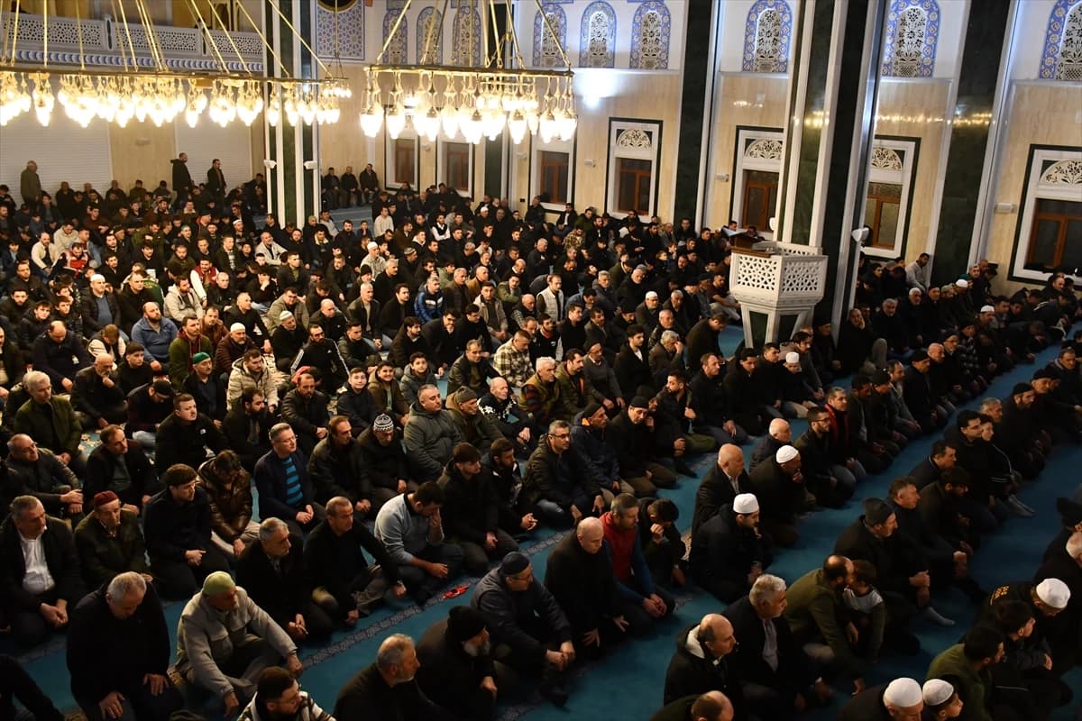 Yurt genelinde Kadir Gecesi idrak edildi