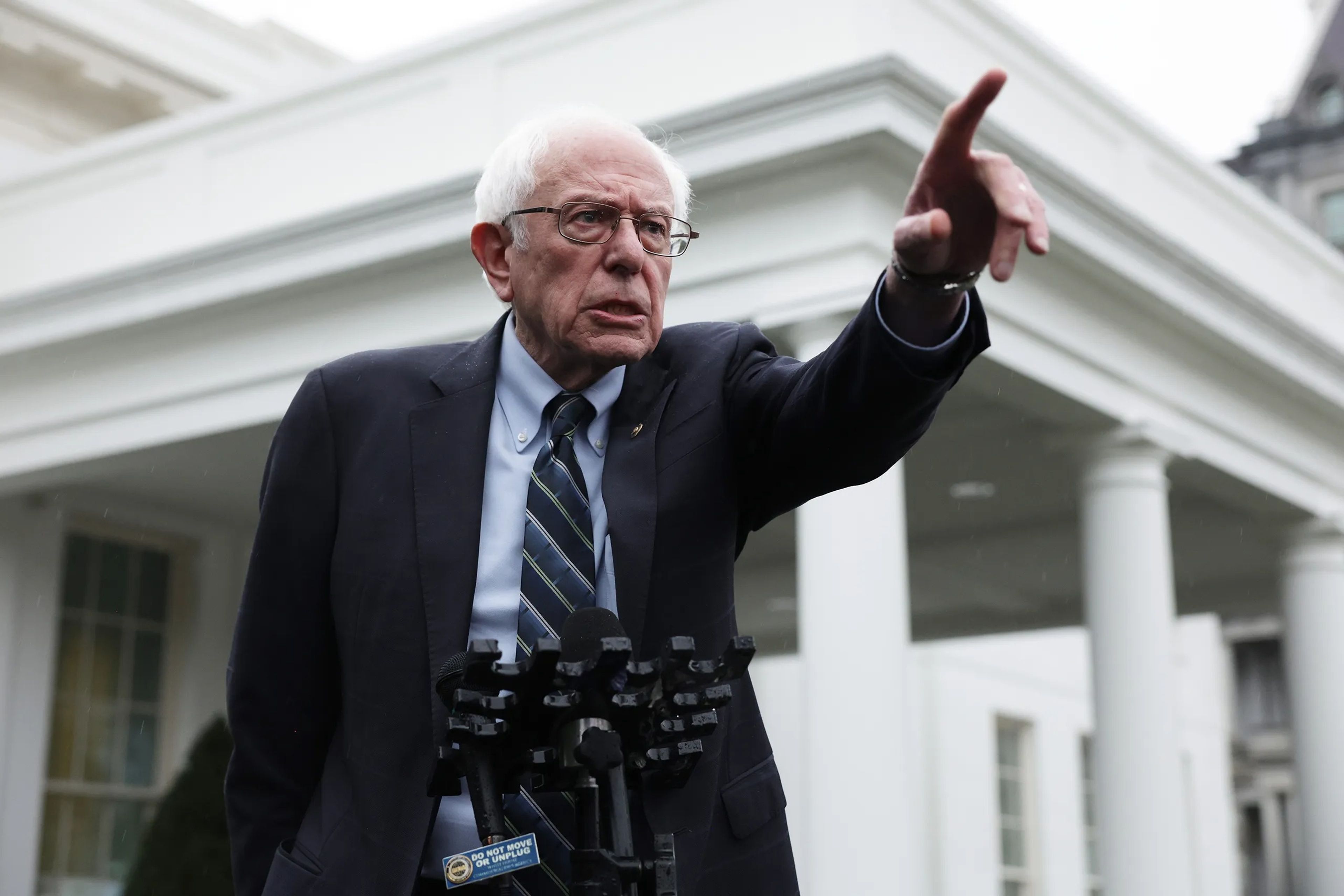 Sanders Netanyahu hükümetine silah satışının durdurulması için Senato'da baskı yapacağını açıkladı
