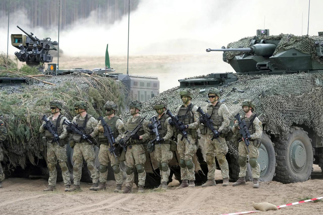 NATO Almanya’dan 40.000 ek asker istiyor
