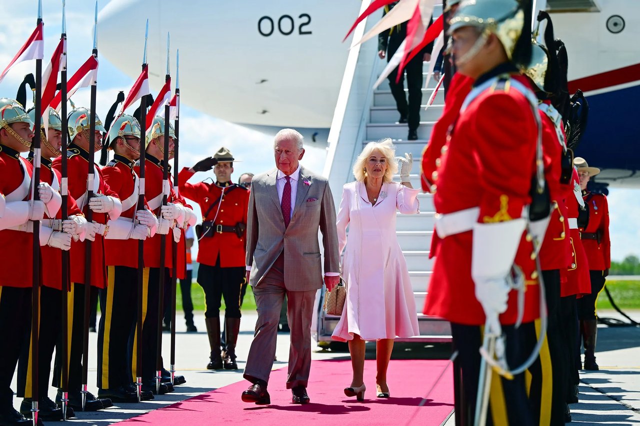 Kral Charles'tan Kanada'ya kritik ziyaret