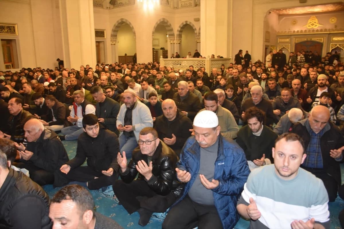 Yurt genelinde Kadir Gecesi idrak edildi