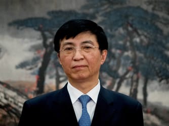 Support for Reunification: China Steps Up Pressure on Taiwan