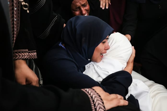 İsrail zorla yerinden ettiği sivilleri hedef aldı