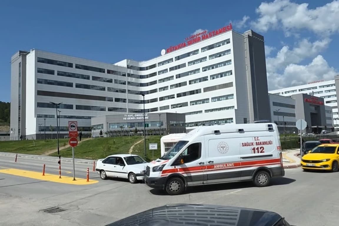 Kütahya'da ortaokuldaki etkinlikte gıda zehirlenmesi şüphesi