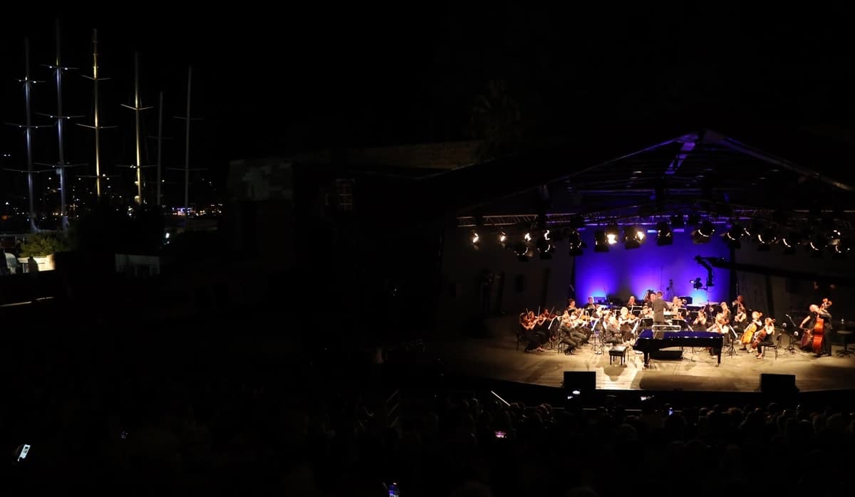 Covent Garden Sinfonietta repertuvarını Bodrum'da seslendirdi