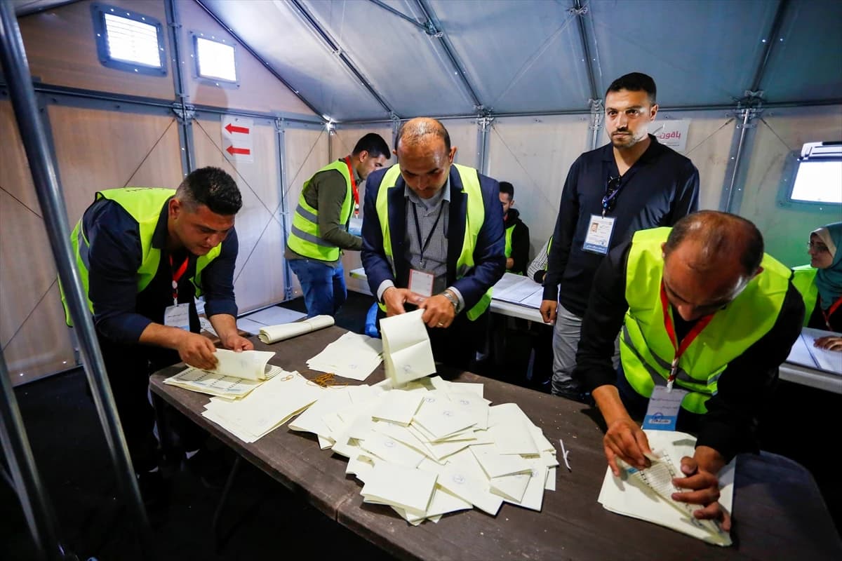 Gazzeliler yerel seçim için sandığa gitti