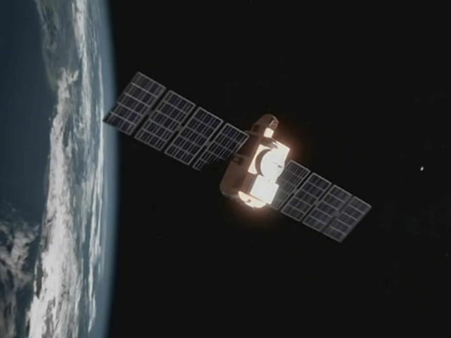 Uzayda patlama: Starlink uydusu yörüngede parçalandı