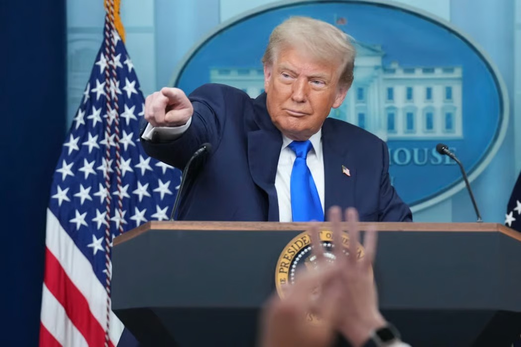 Trump Halts Iran Sanctions Relief After Khamenei Criticism