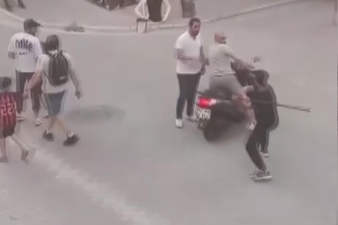 Tartıştığı adama sopayla saldırınca meydan dayağı yedi