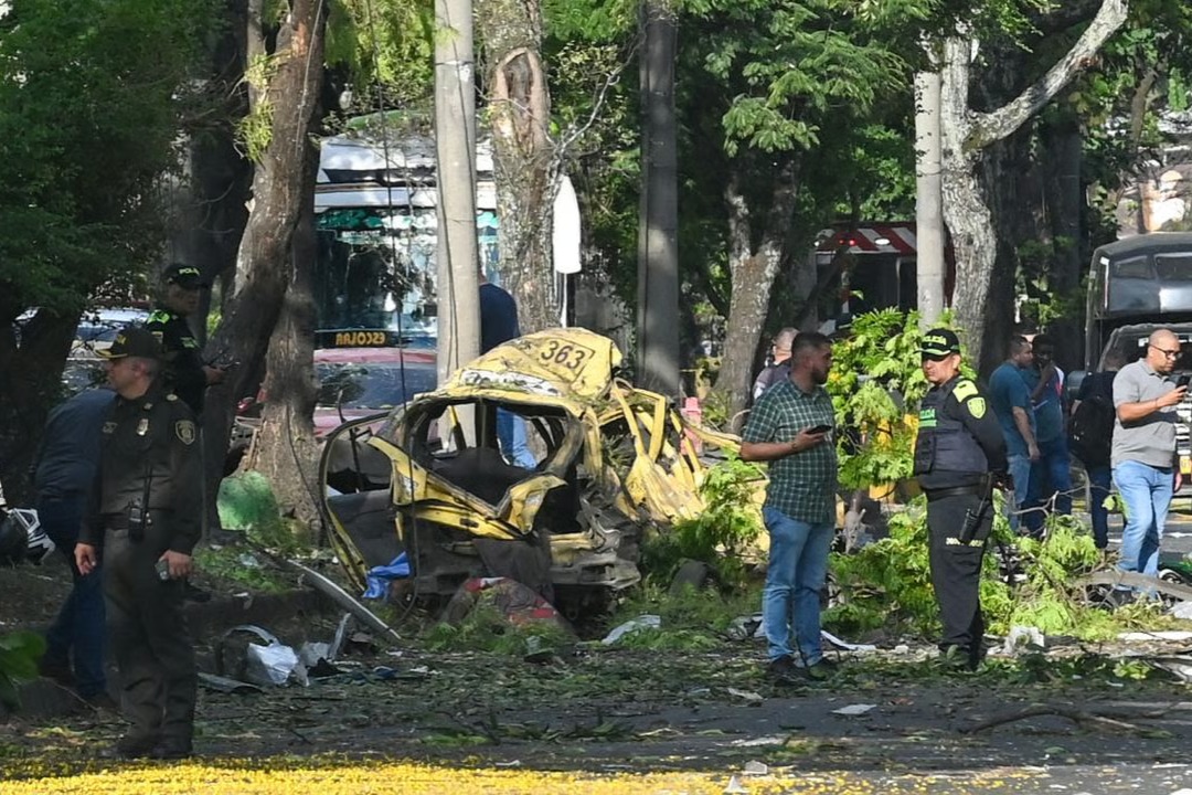 Kolombiya'da bombalı saldırı: 5 ölü