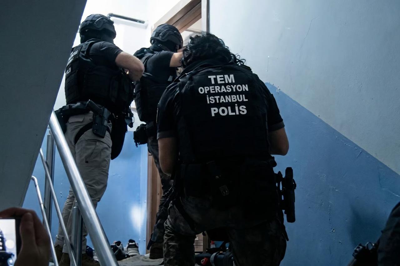 İstanbul'da DEAŞ ve El Kaide operasyonu: 15 şüpheli şafak baskınıyla yakalandı