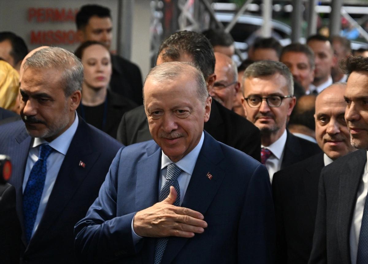 AA-20260920-42527104-42527098-CUMHURBASKANI_ERDOGAN_BM_81_GENEL_KURULUNA_KATILMAK_UZERE_ABDYE_GELDI.webp