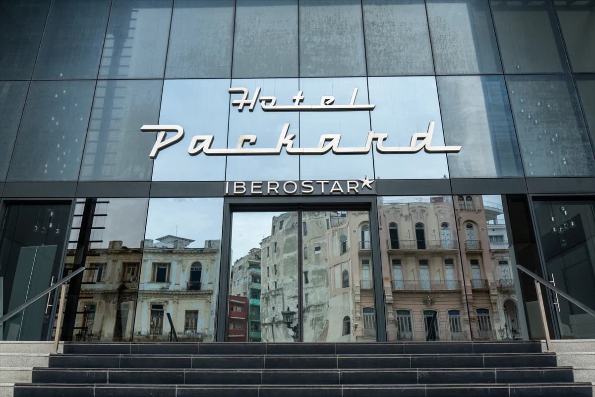 Küba ekonomisine ağır darbe: Dev otel zincirleri adadan çekiliyor