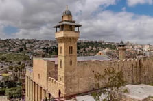 İsrail Harem-i İbrahim Camisi’nin yetkisini Filistin’den alarak Yahudi yerleşimcilere verdi