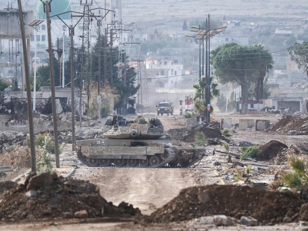 Suriye'de ilerleyen İsrail işgal güçleri Şam kırsalına ulaştı