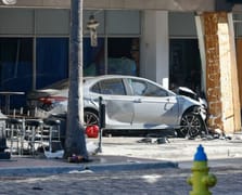 Polisten kaçan sürücü gece kulübüne daldı: 4 ölü