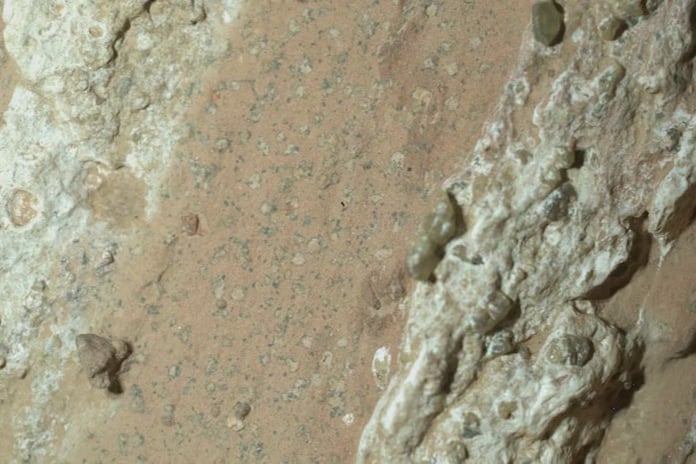 Mars'ta yaşam izleri bulundu