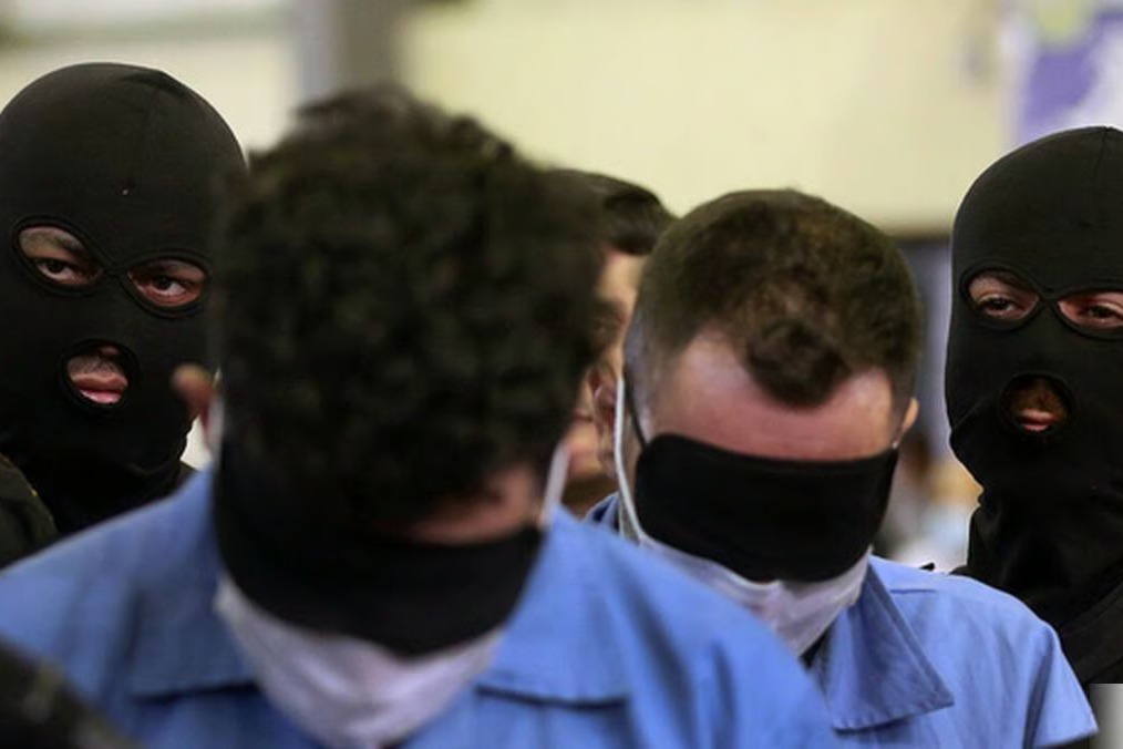 Iran Arrests 700, Executes 3 for Espionage
