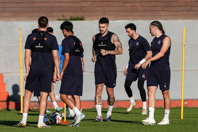 Başakşehir tur peşinde