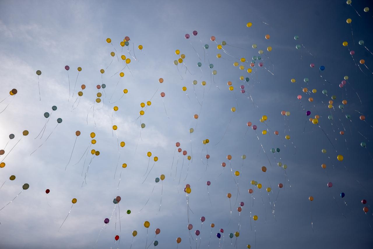 Melike'nin kanseri yenme sevinci gökyüzüne balonlarla uçuruldu