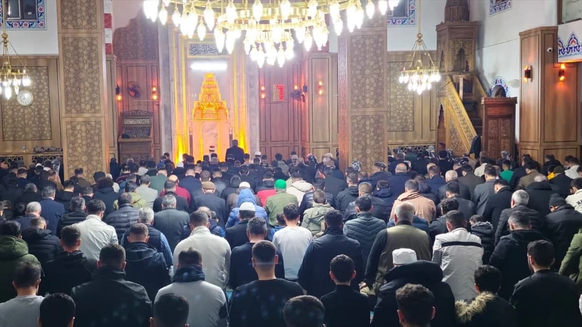 Yurt genelinde Kadir Gecesi idrak edildi