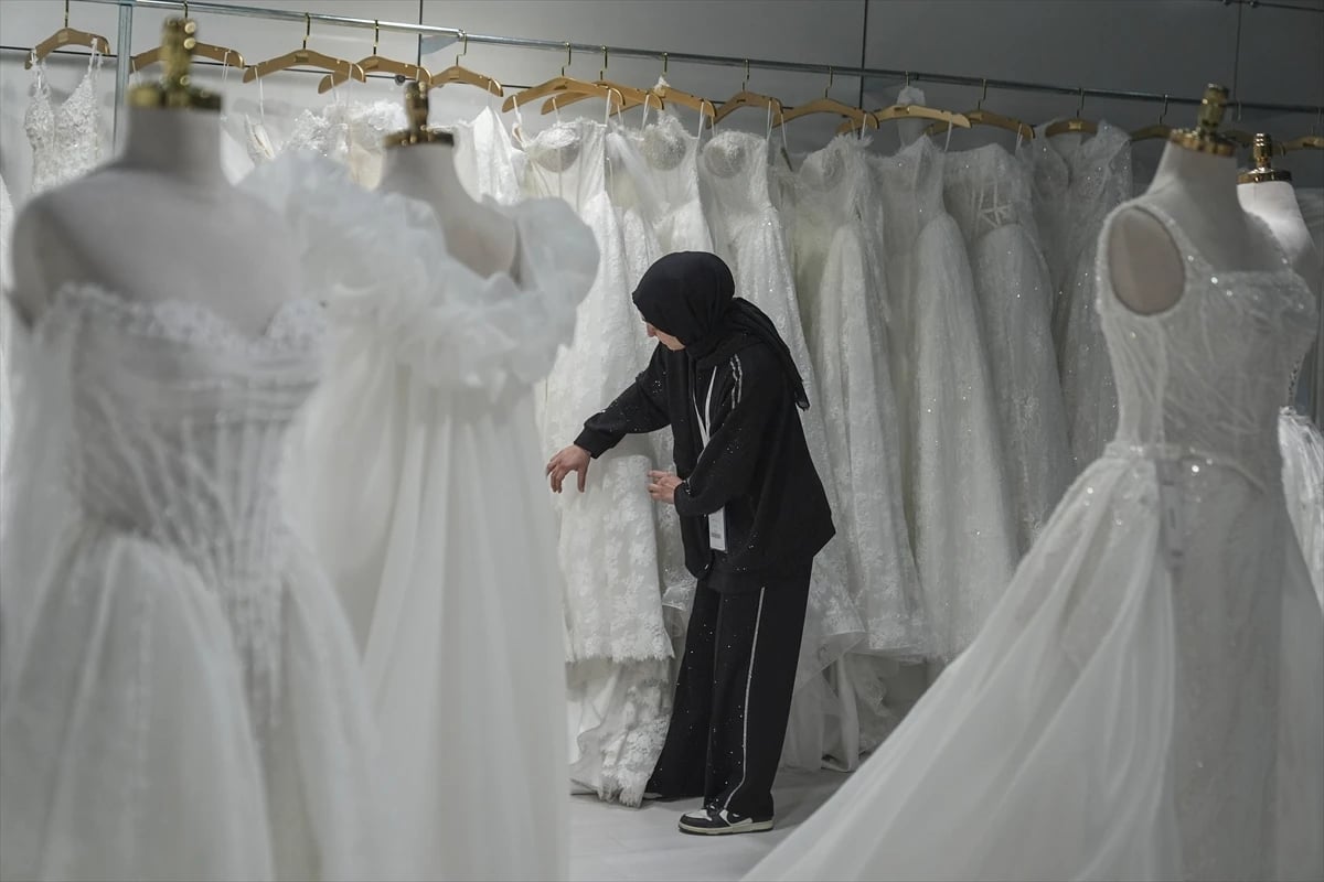 İzmir moda dünyasının kalbi IF Wedding fuarı ile atmaya başladı